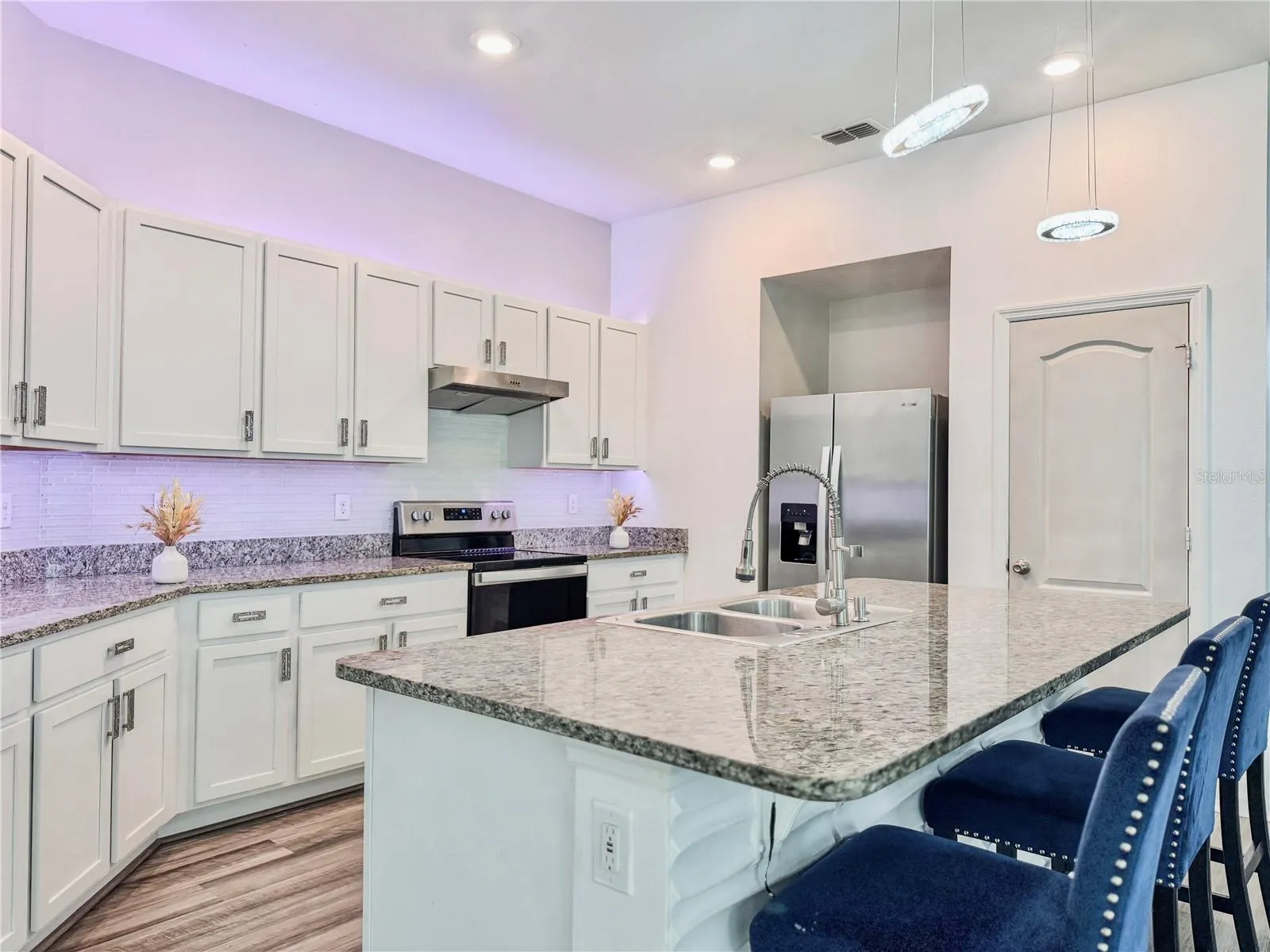 1141 AUGUSTUS DR