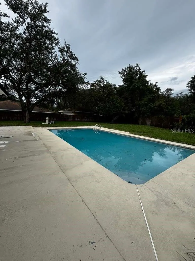3521 SILVER OAK CT