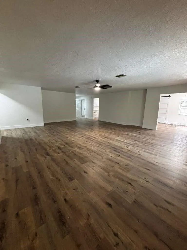 3521 SILVER OAK CT