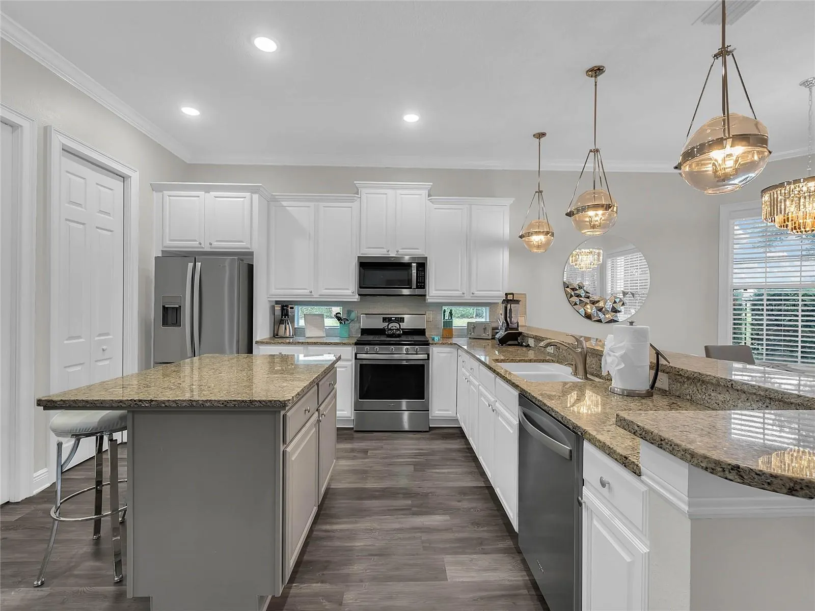 1231 RADIANT ST