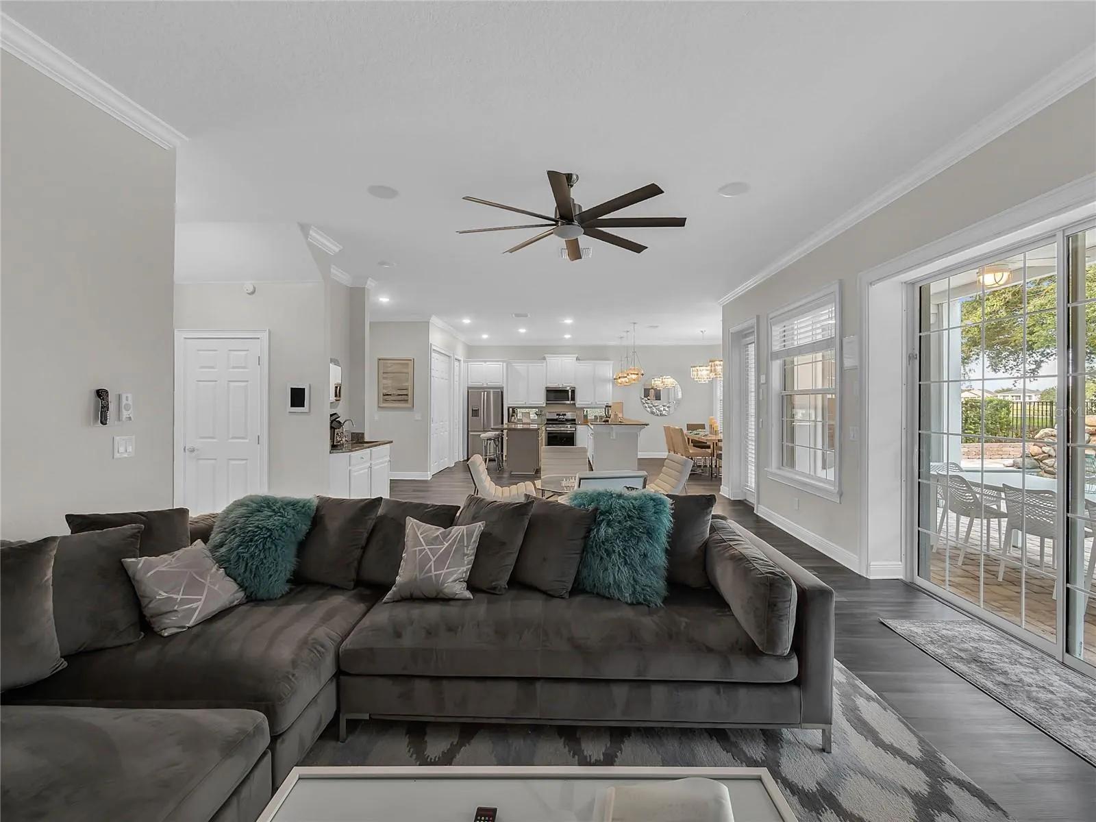 1231 RADIANT ST