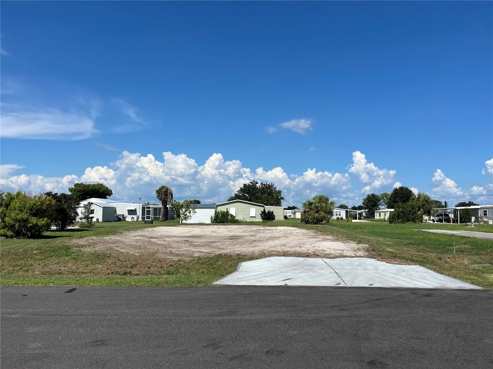 1429 BLUE HERON DR