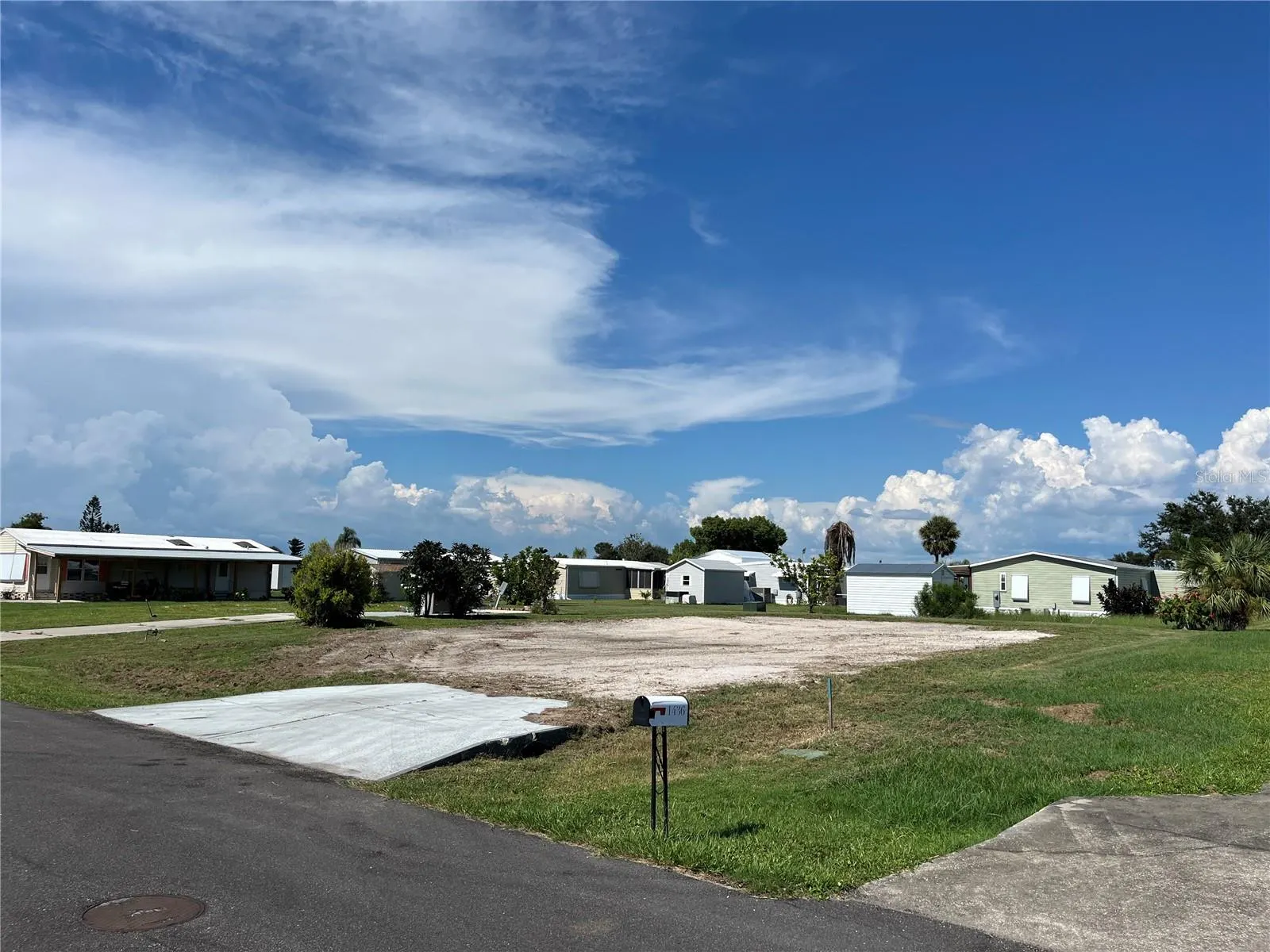 1429 BLUE HERON DR