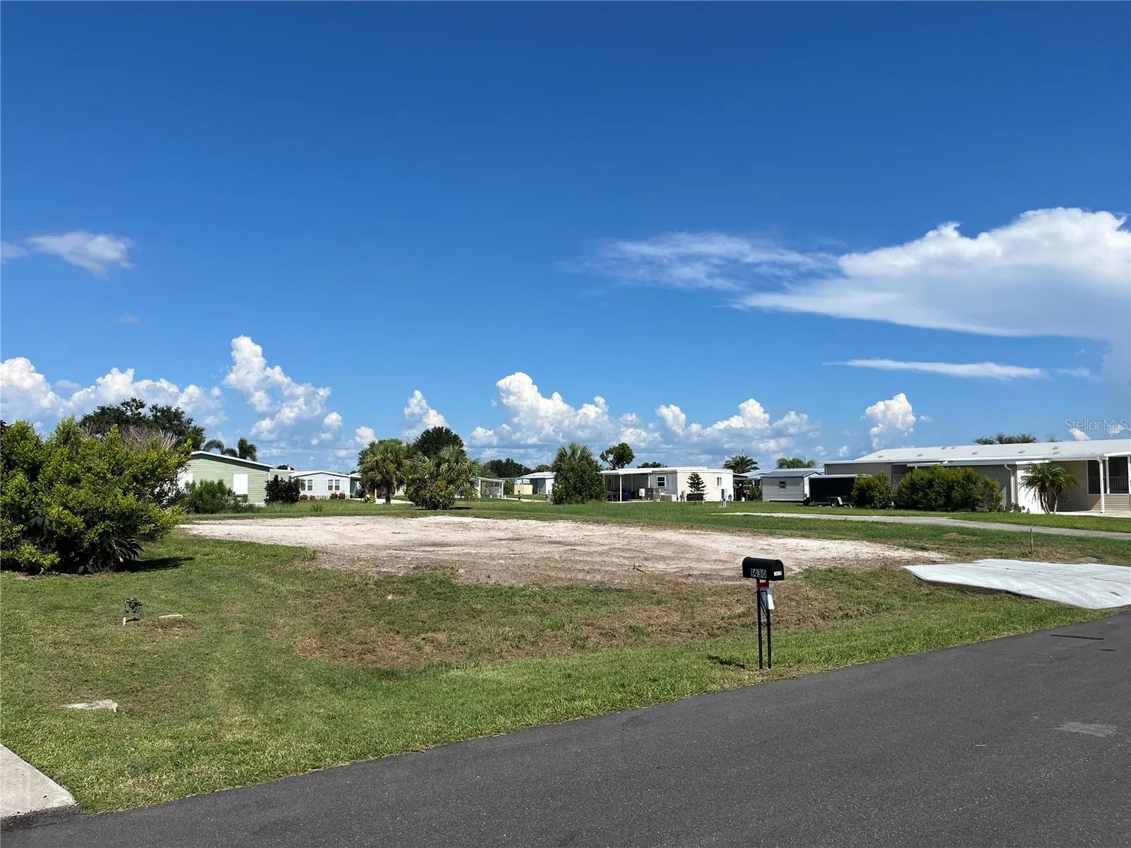 1429 BLUE HERON DR