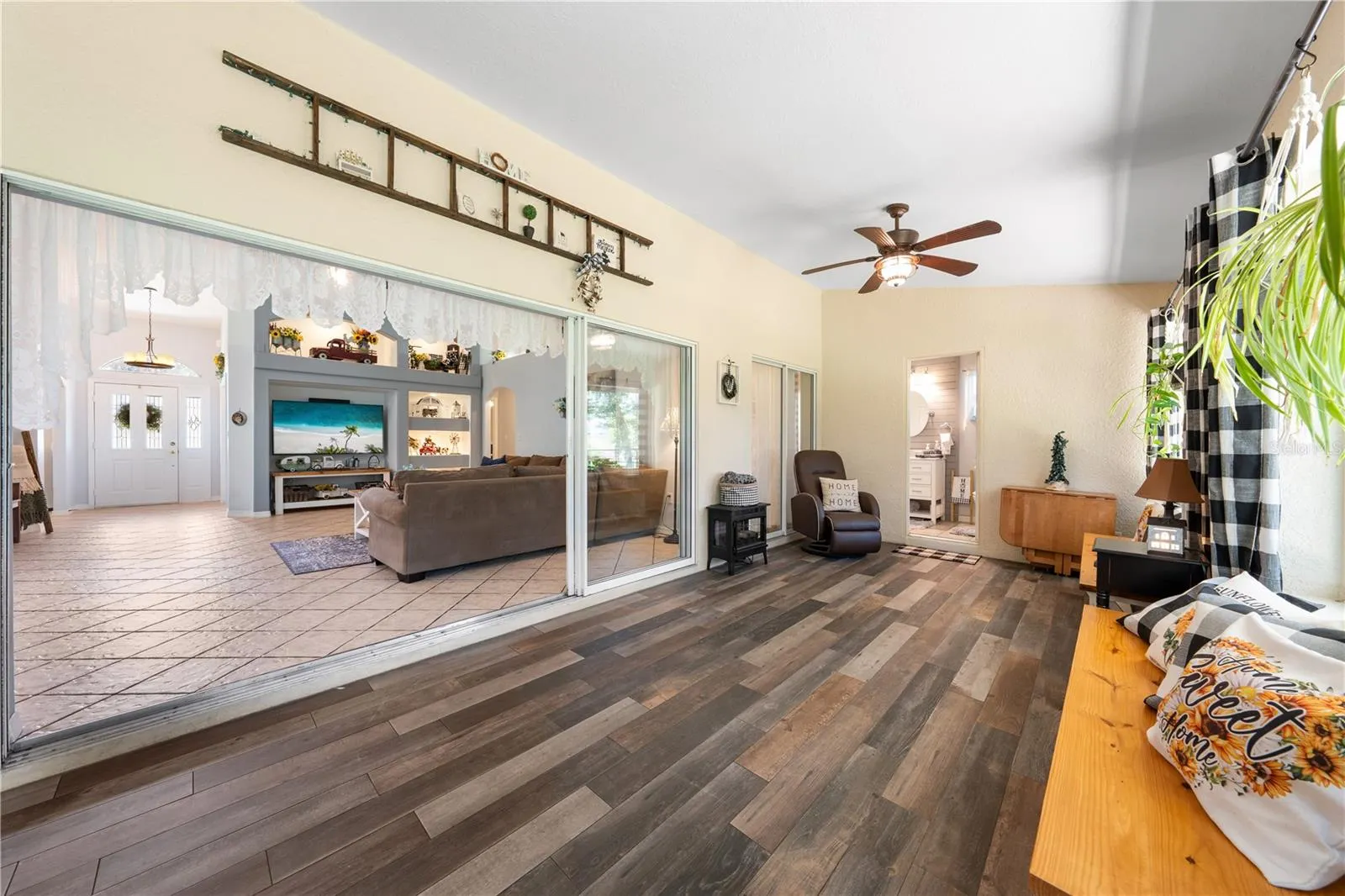 4907 RAYLENE WAY