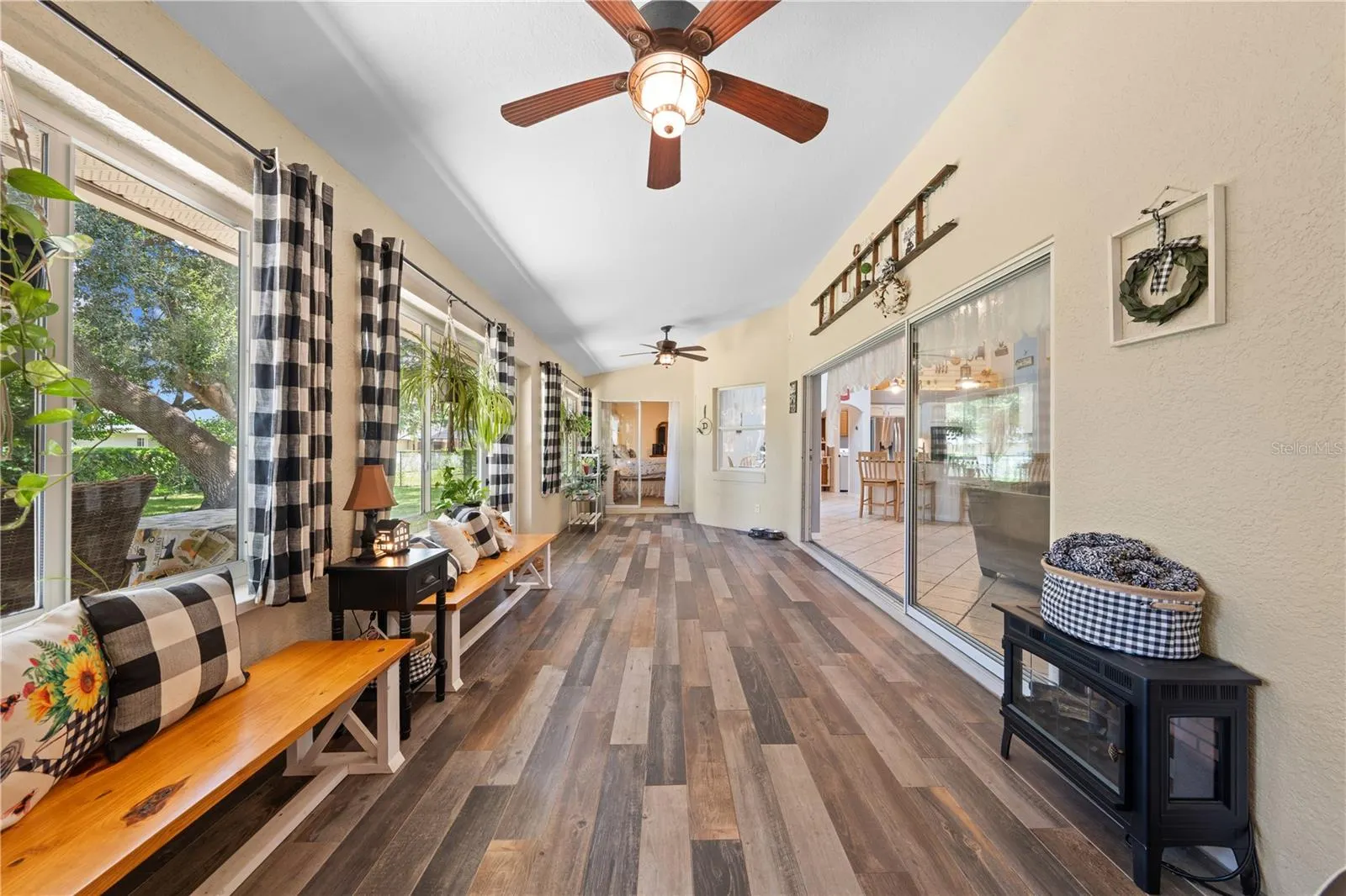 4907 RAYLENE WAY