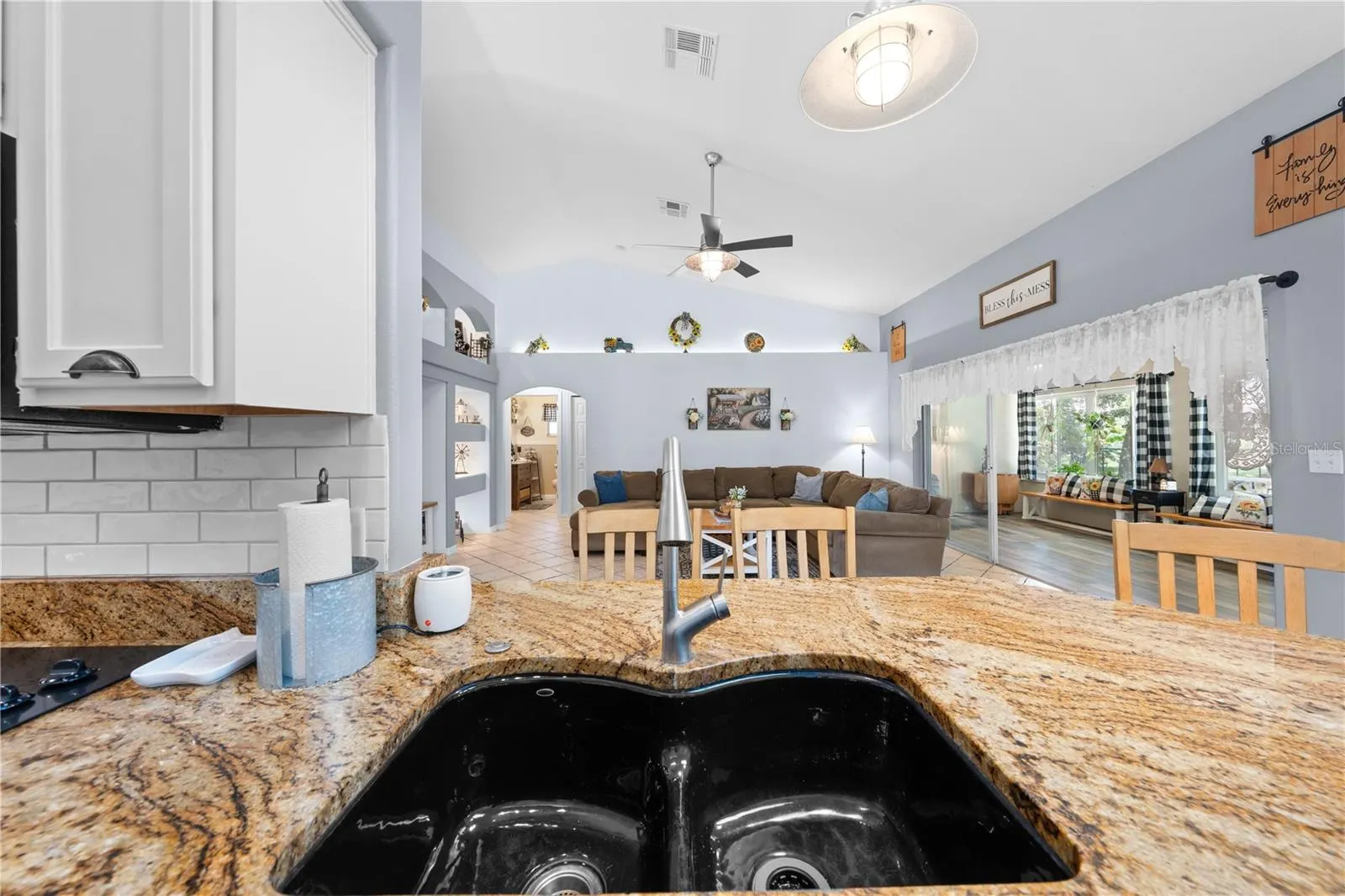 4907 RAYLENE WAY