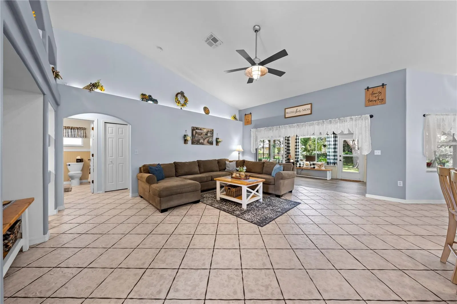 4907 RAYLENE WAY