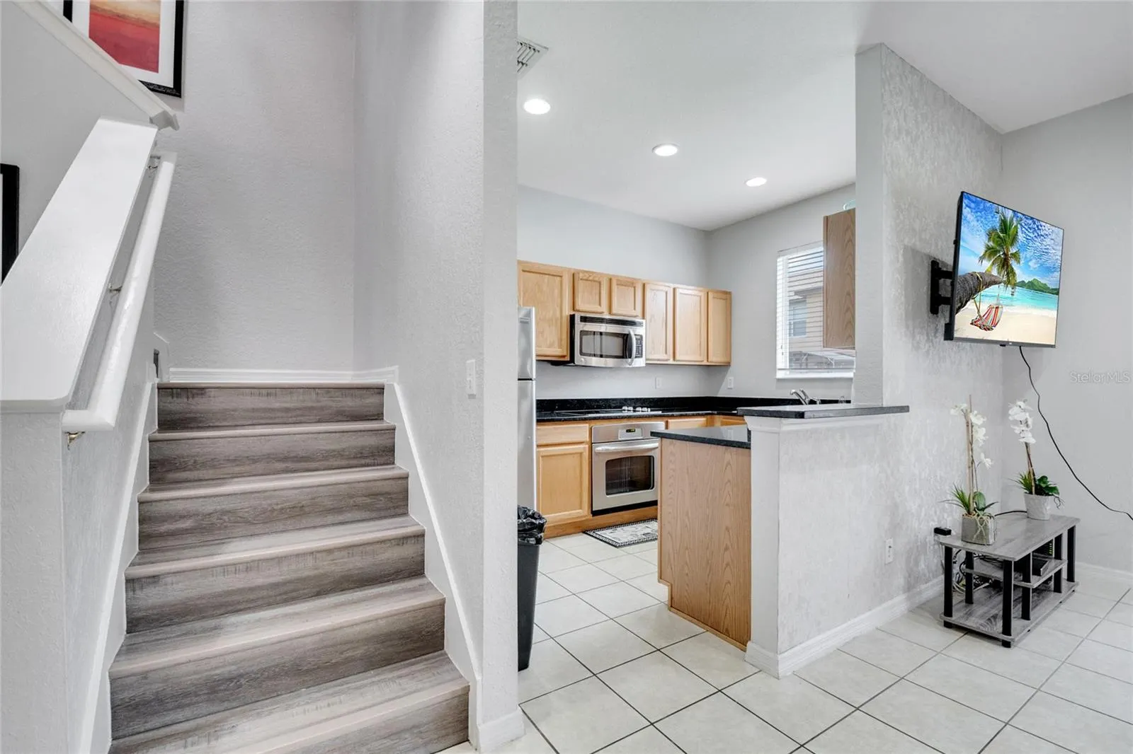 2713 BUSHMAN DR