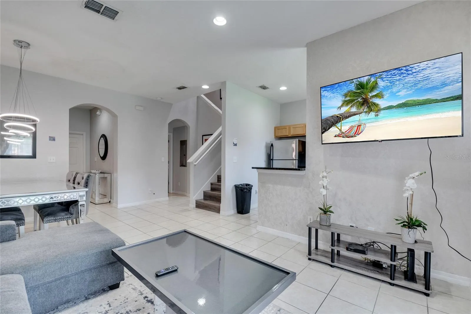 2713 BUSHMAN DR