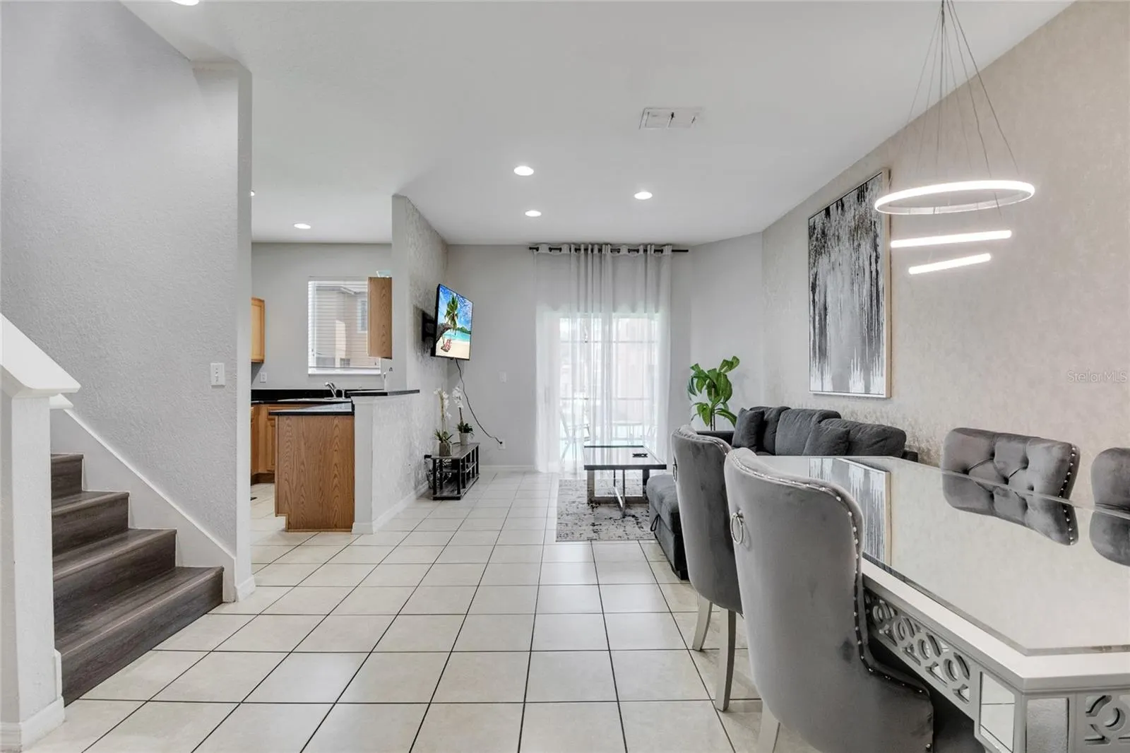 2713 BUSHMAN DR