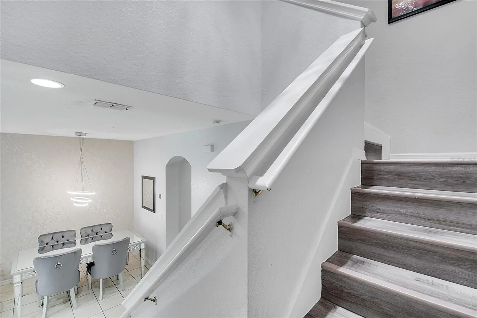 2713 BUSHMAN DR