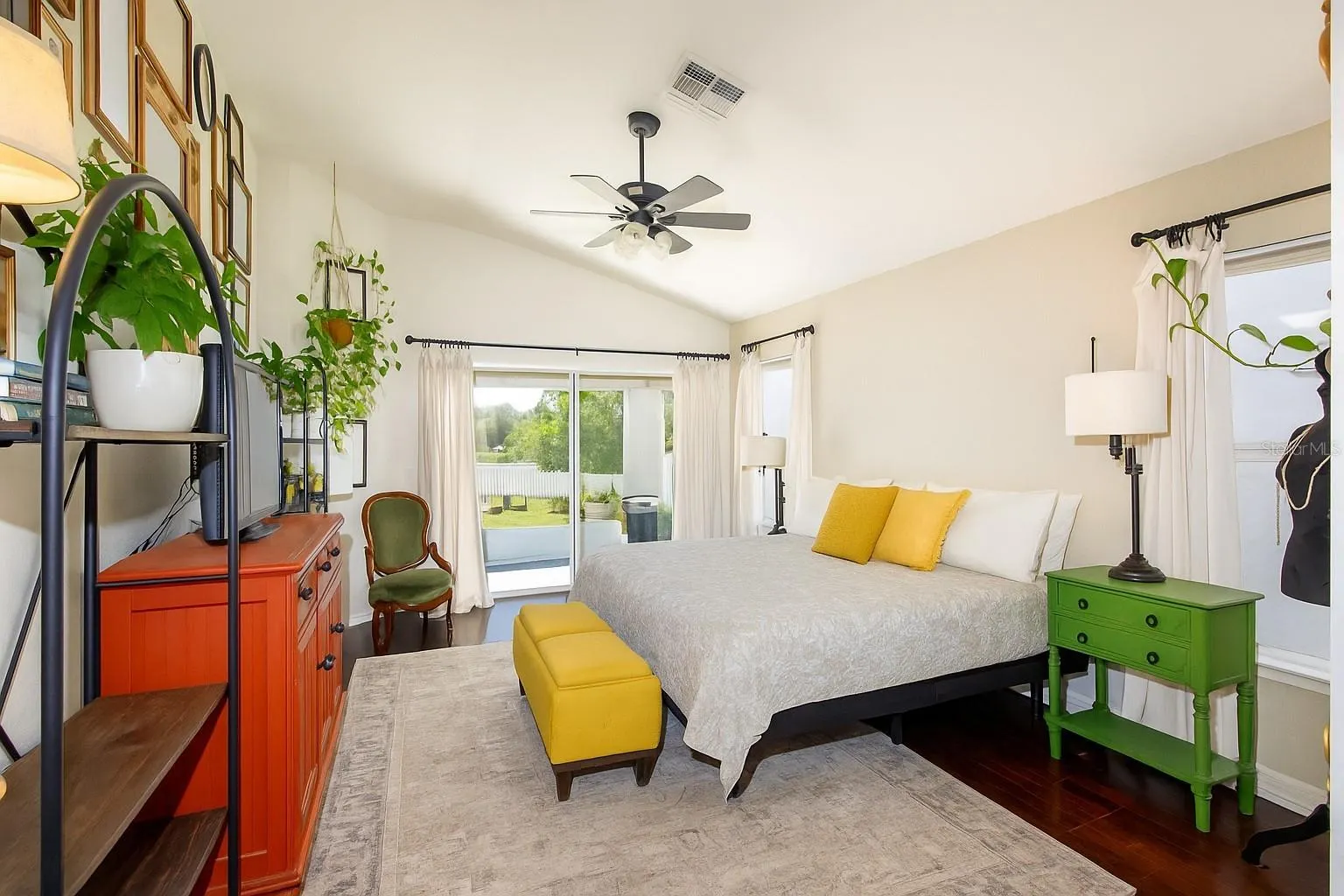 2902 CAROLINE VICTORIA CT