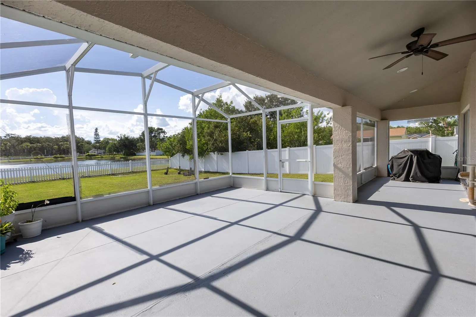 2902 CAROLINE VICTORIA CT