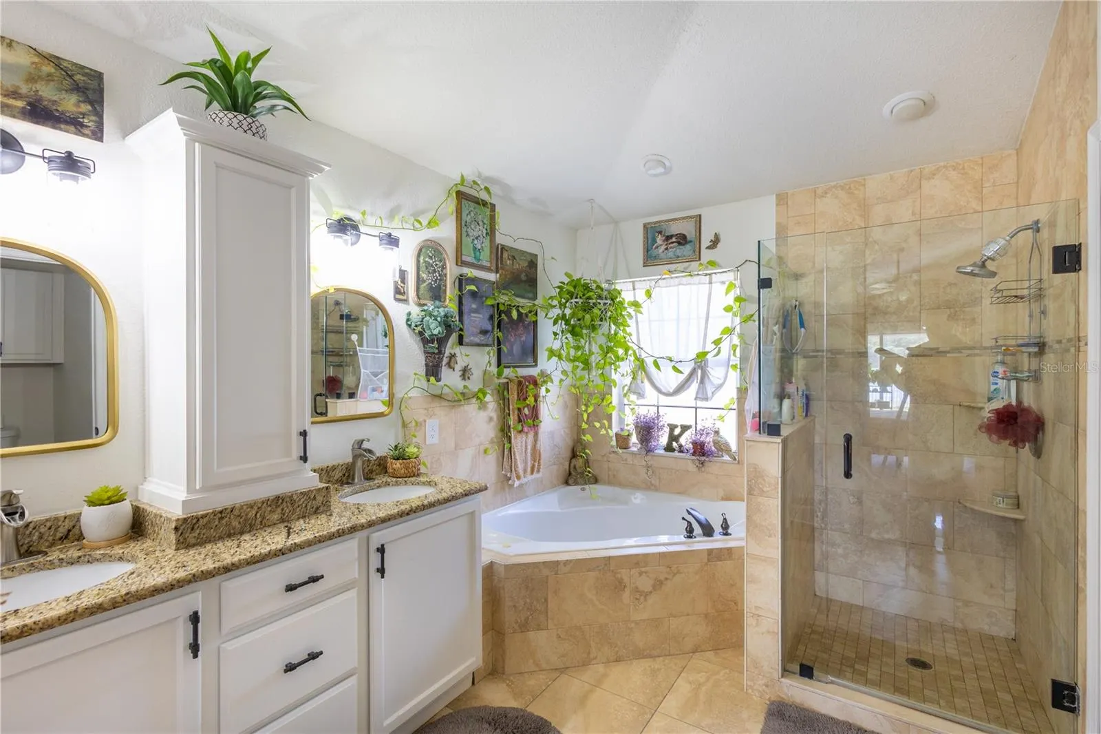 2902 CAROLINE VICTORIA CT