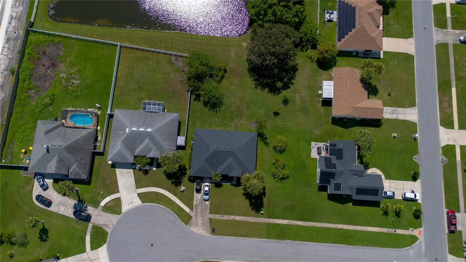 2902 CAROLINE VICTORIA CT