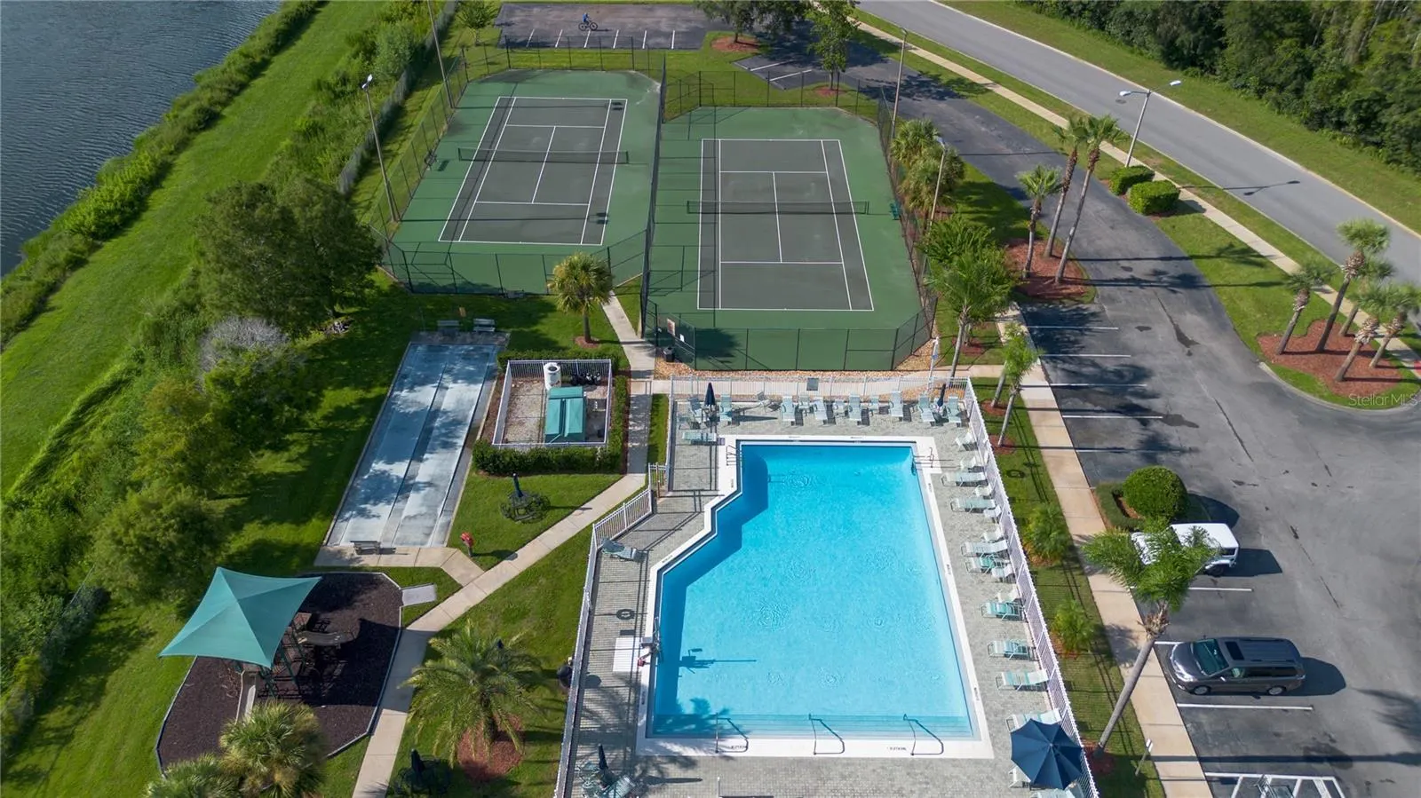2902 CAROLINE VICTORIA CT
