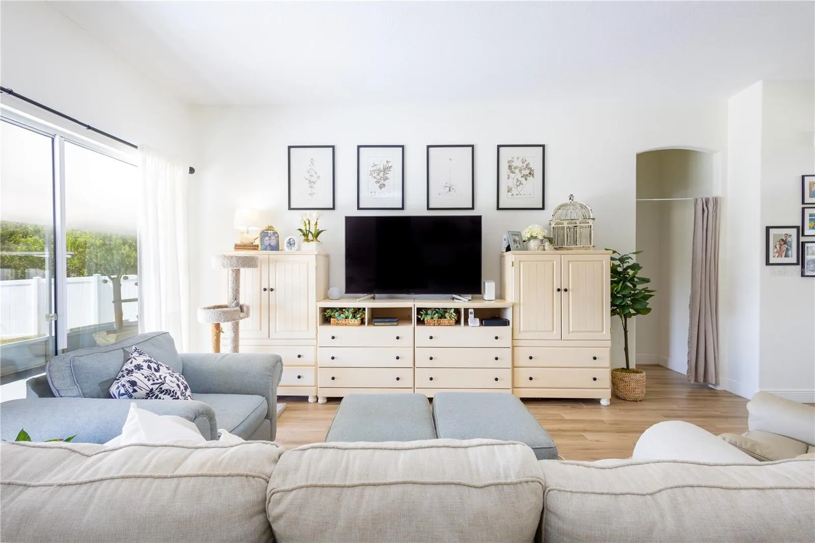 2902 CAROLINE VICTORIA CT