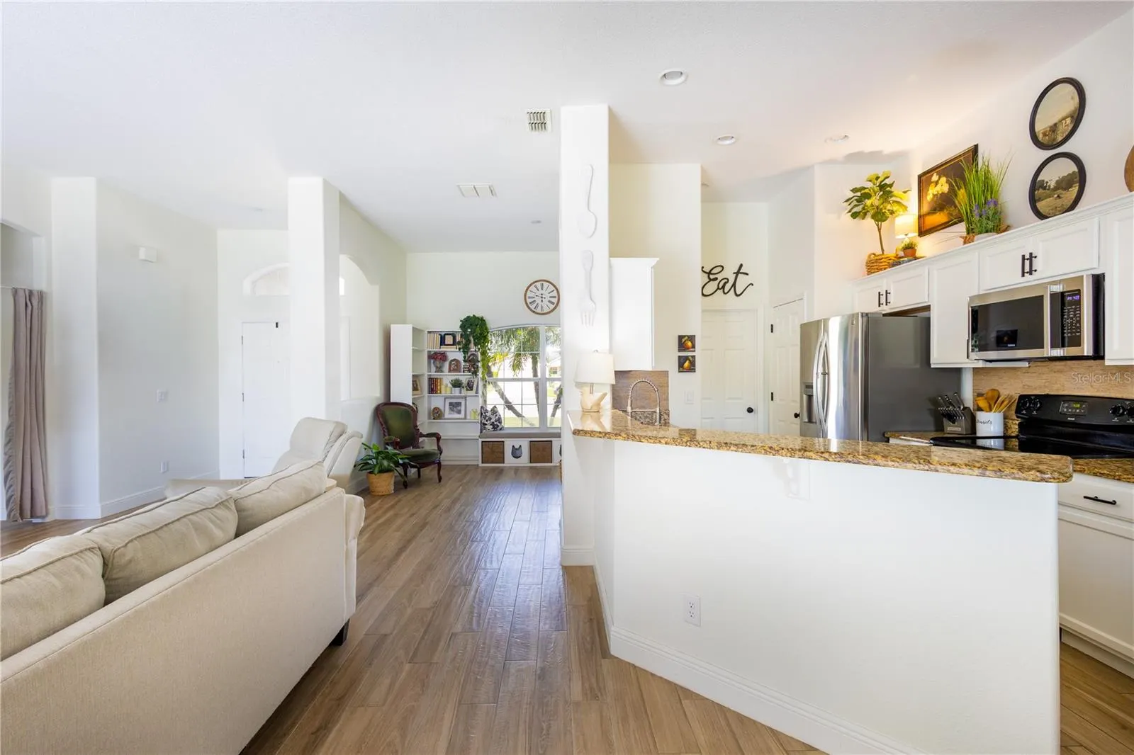 2902 CAROLINE VICTORIA CT