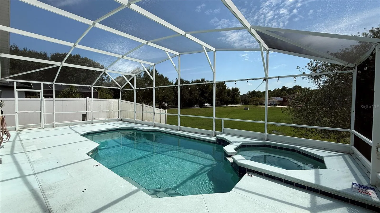 116 FOREST VIEW CT