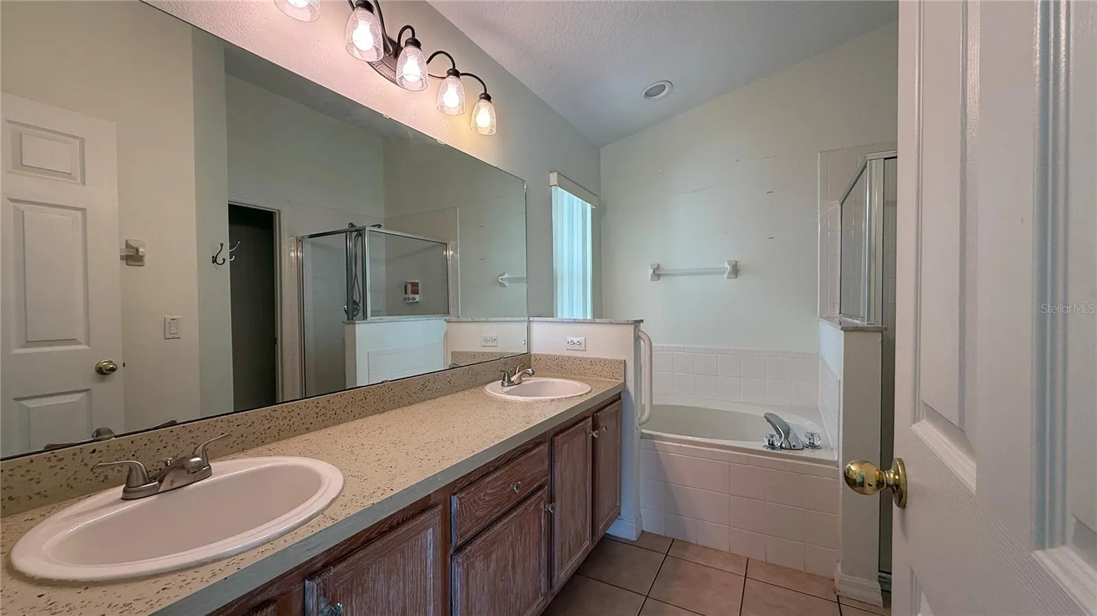 116 FOREST VIEW CT