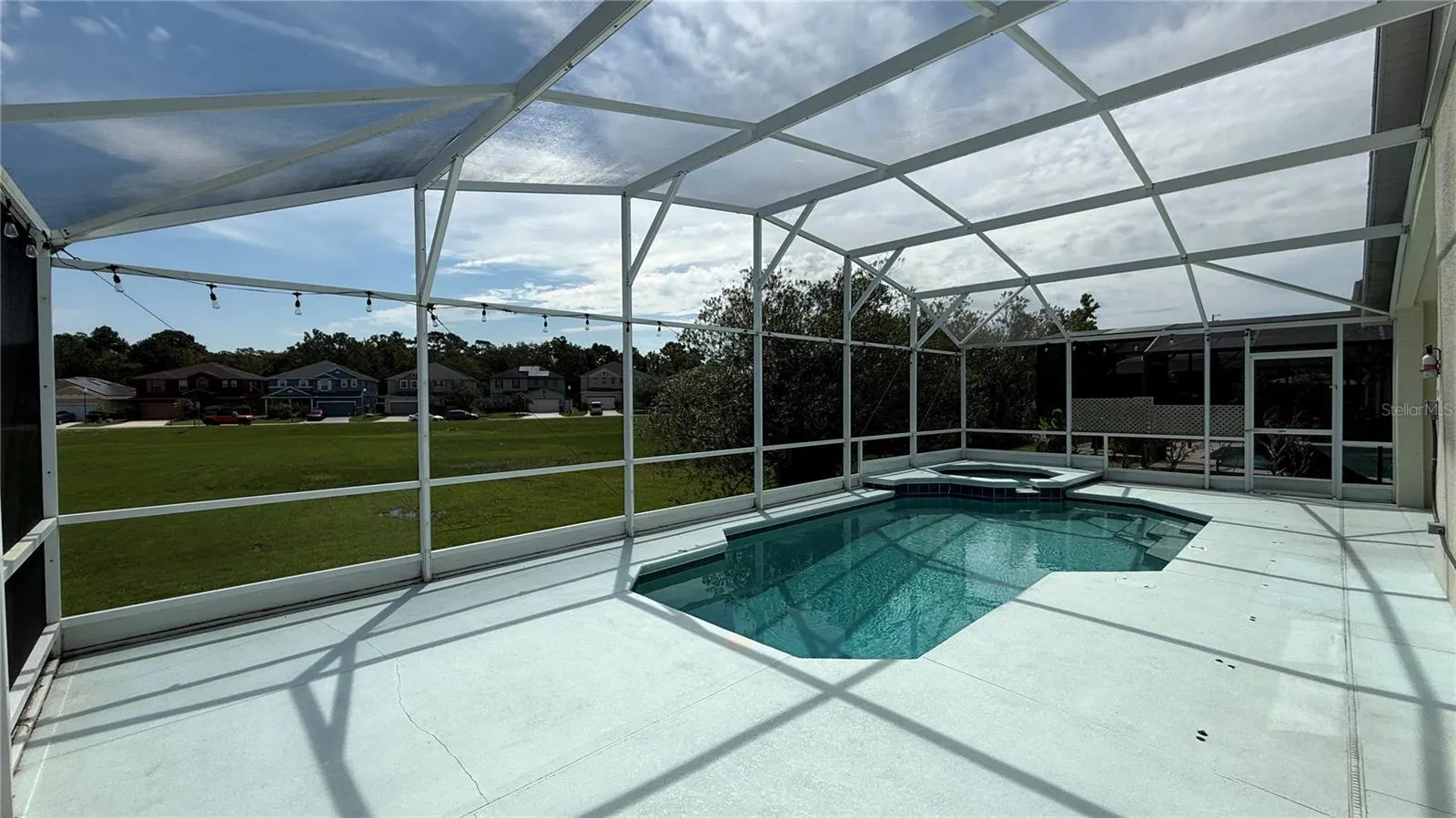 116 FOREST VIEW CT