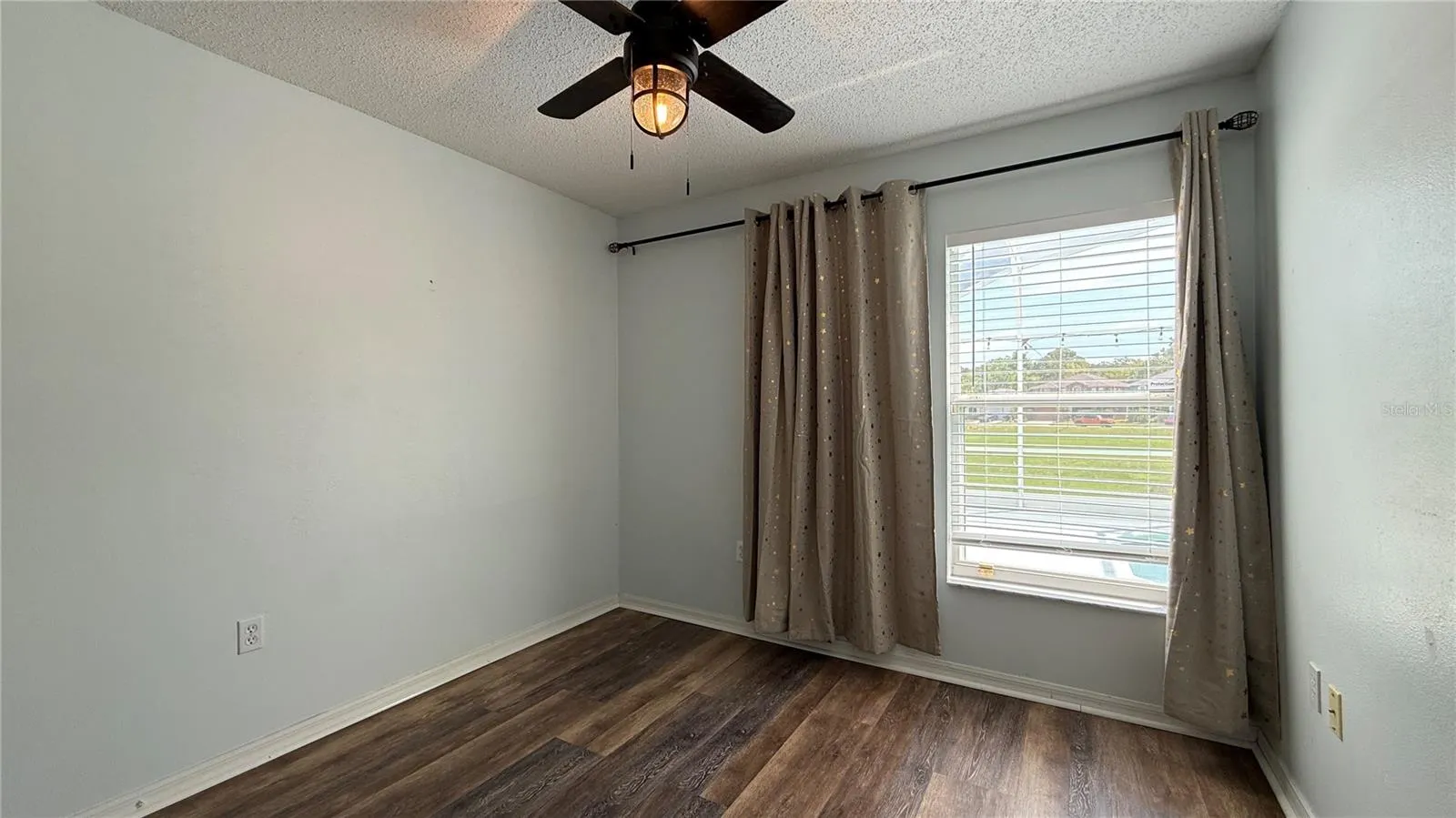 116 FOREST VIEW CT