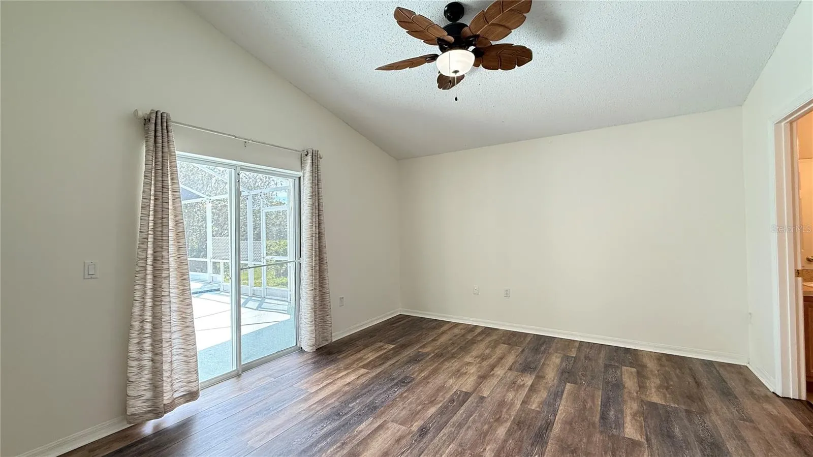 116 FOREST VIEW CT