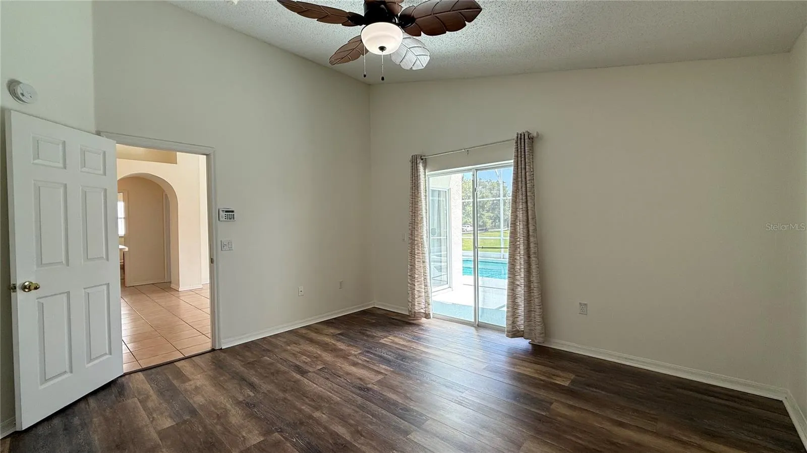 116 FOREST VIEW CT