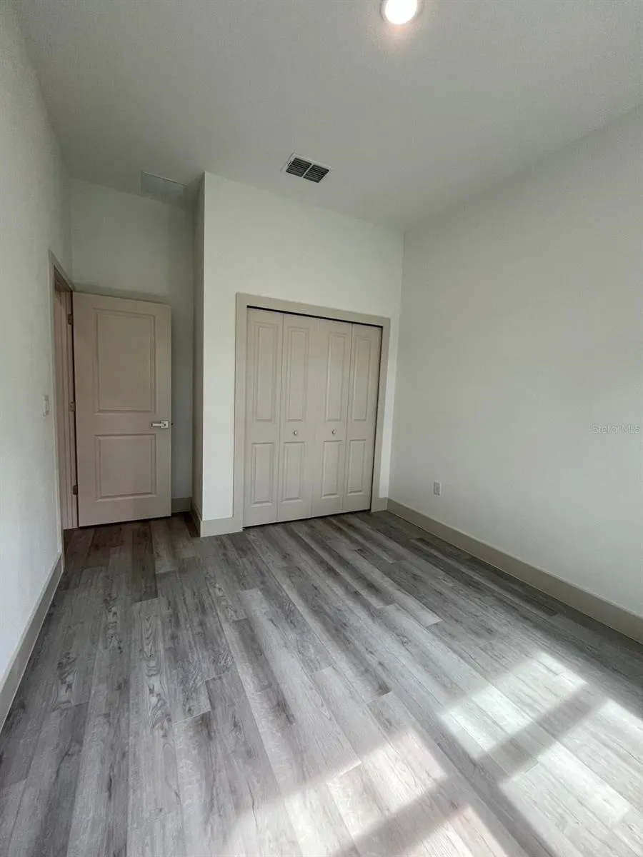 2279 MARGARET LN