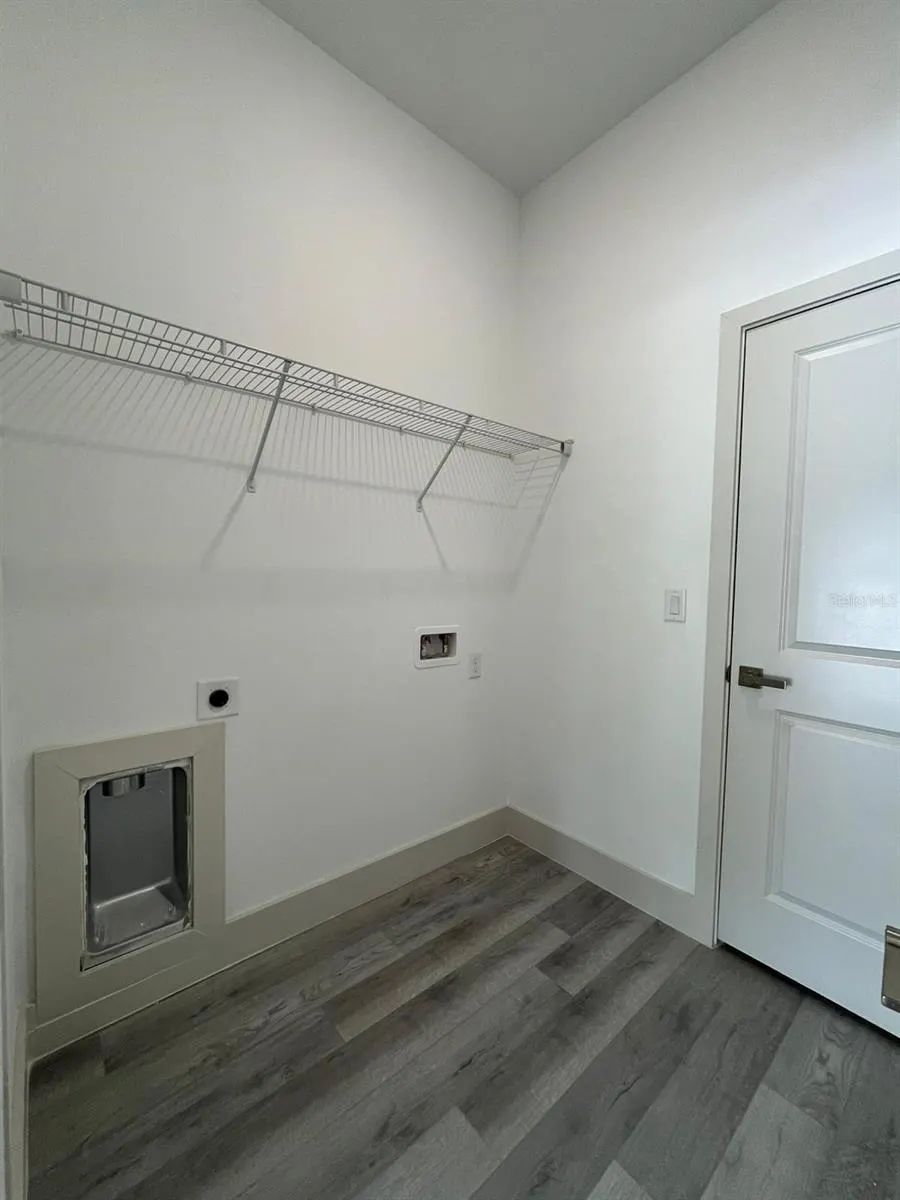 2279 MARGARET LN