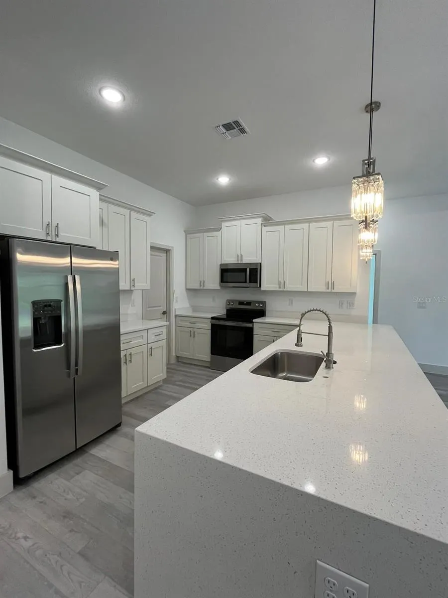 2279 MARGARET LN