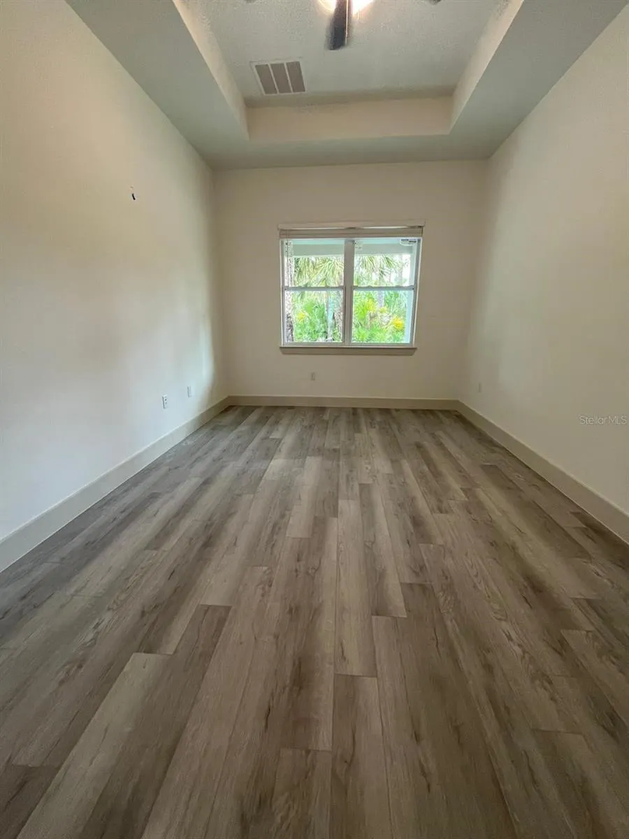 2279 MARGARET LN