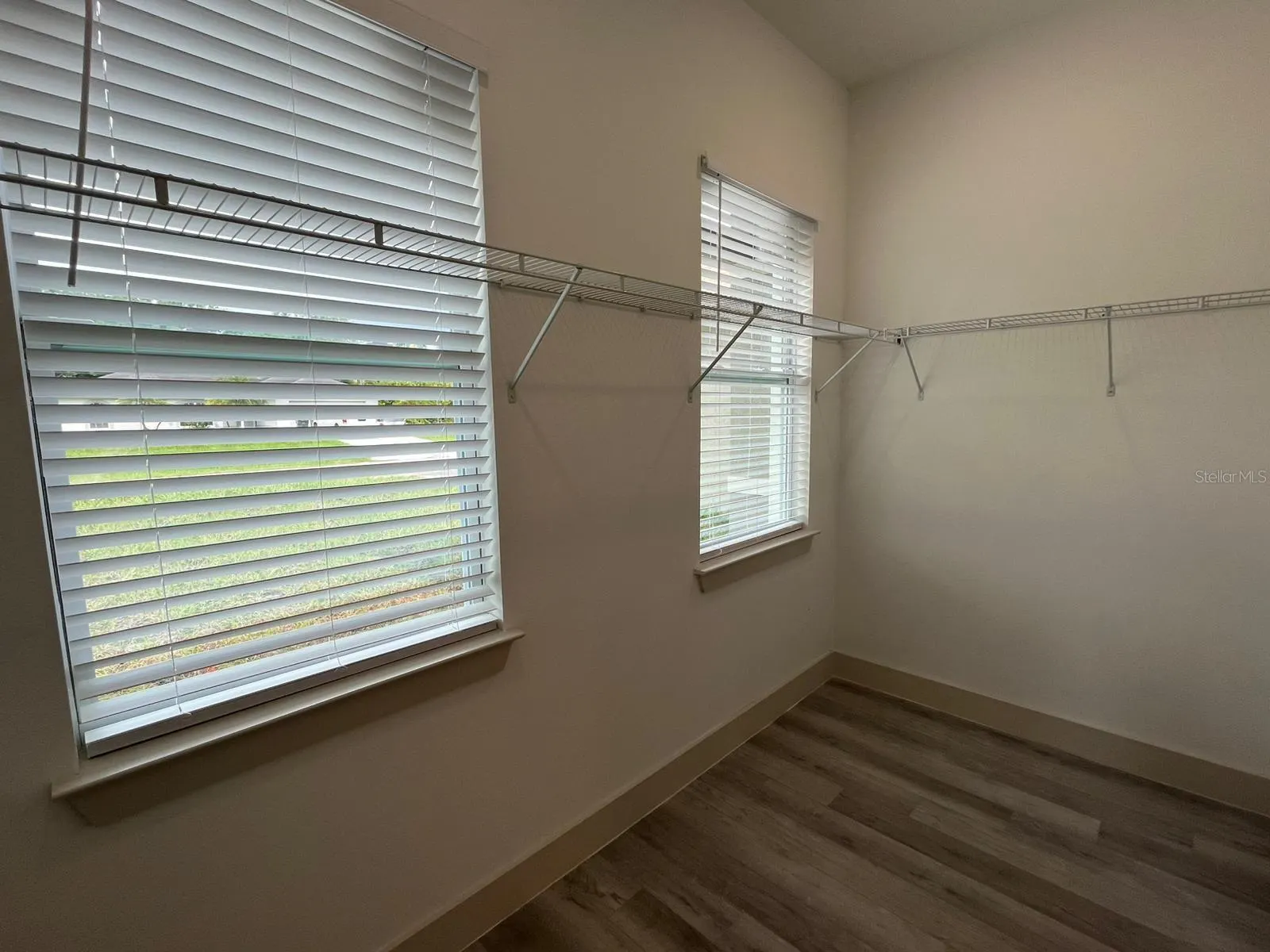 2279 MARGARET LN
