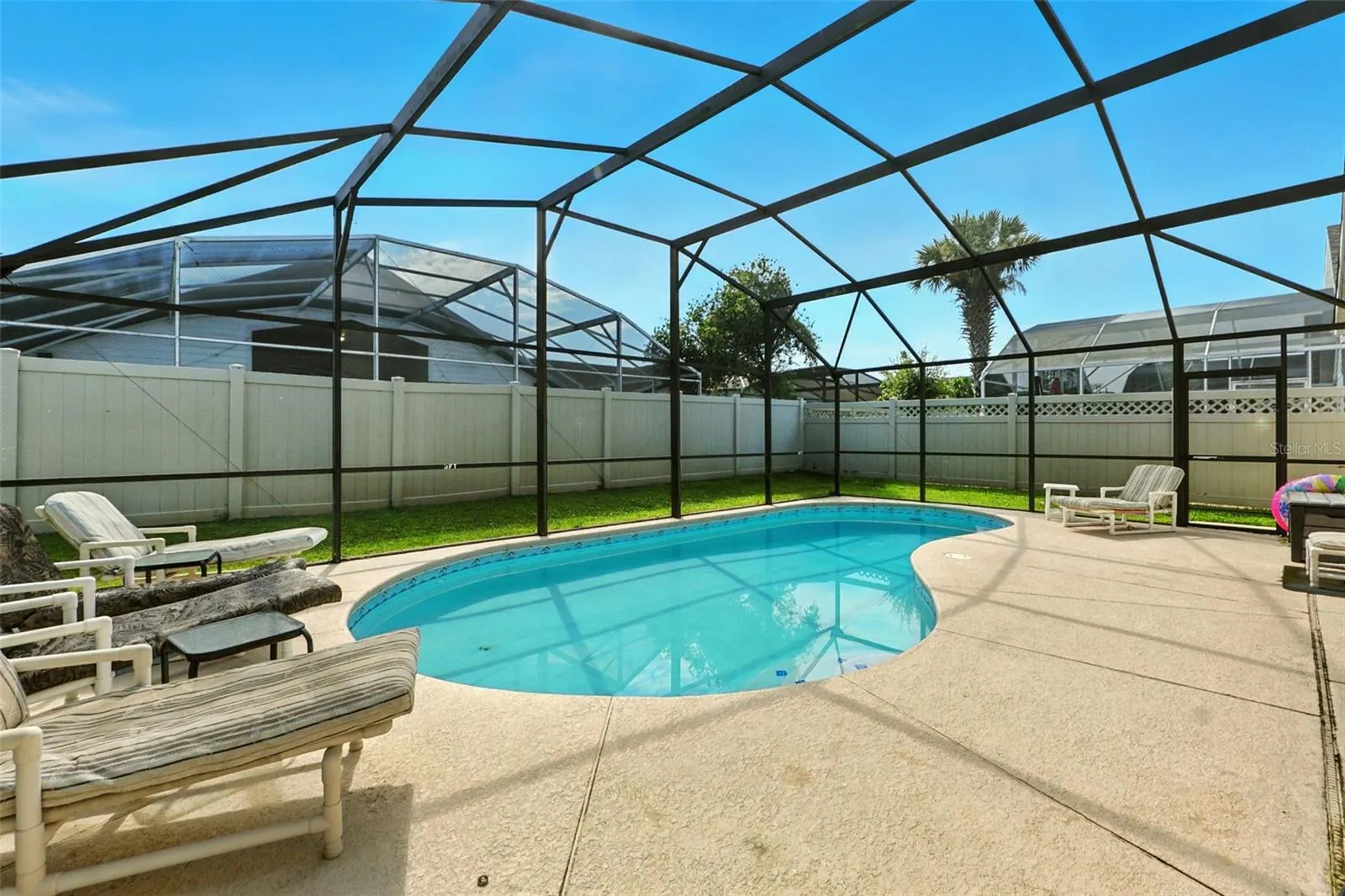 131 S ROMA WAY
