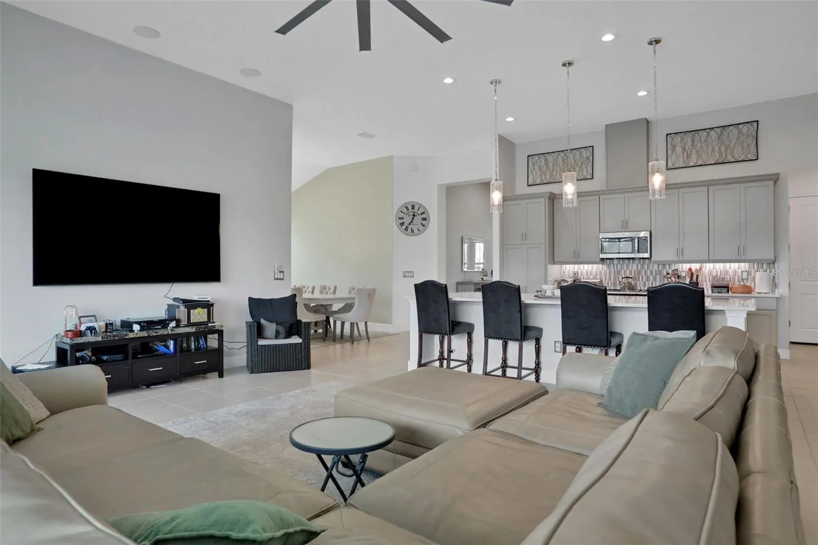402 AQUAMARINE WAY