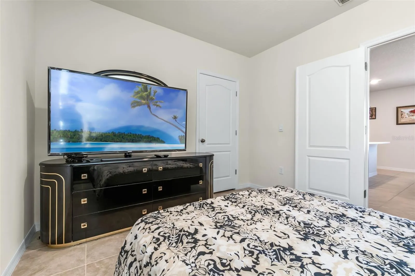 1428 BERRY LN