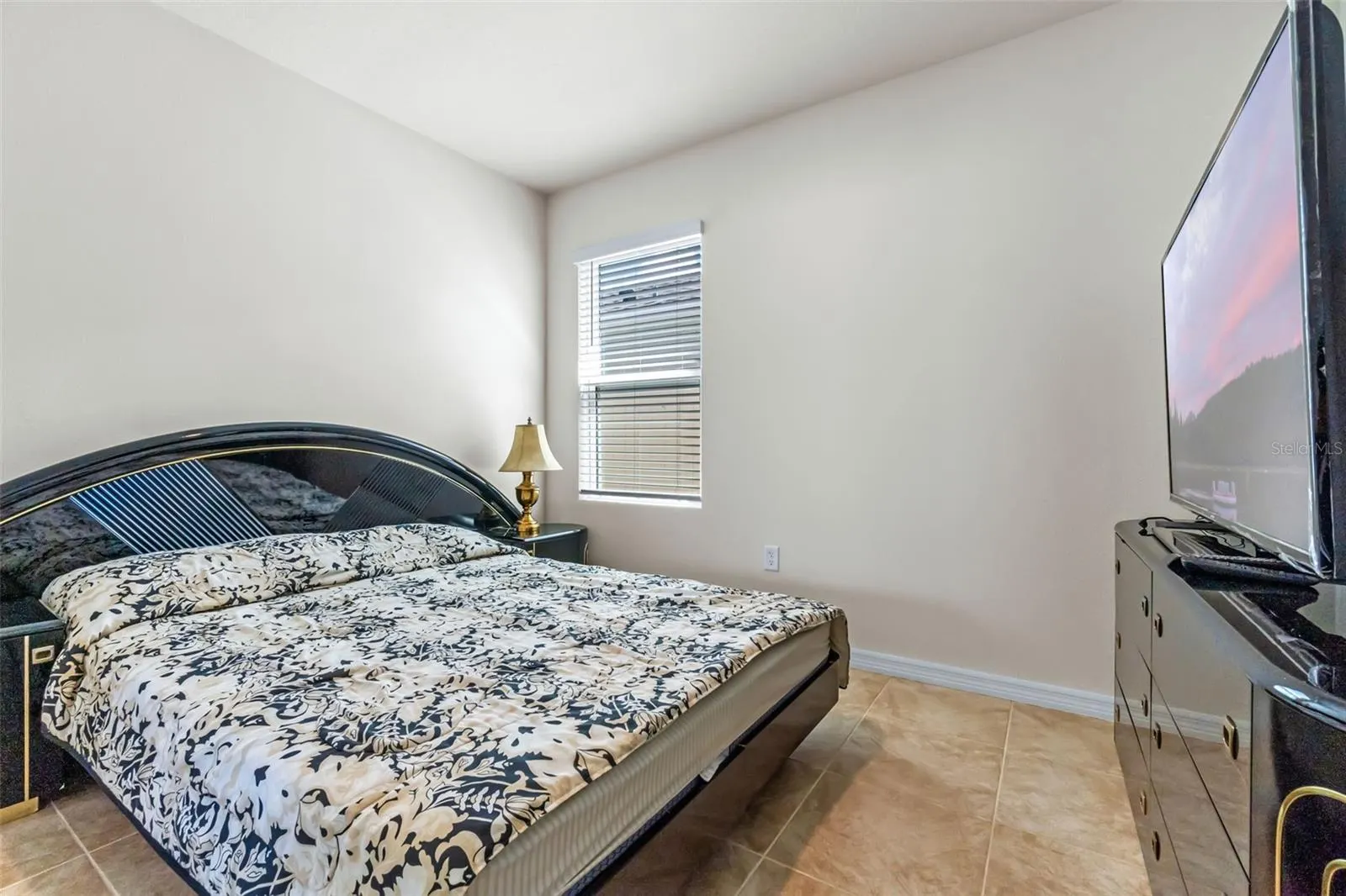 1428 BERRY LN
