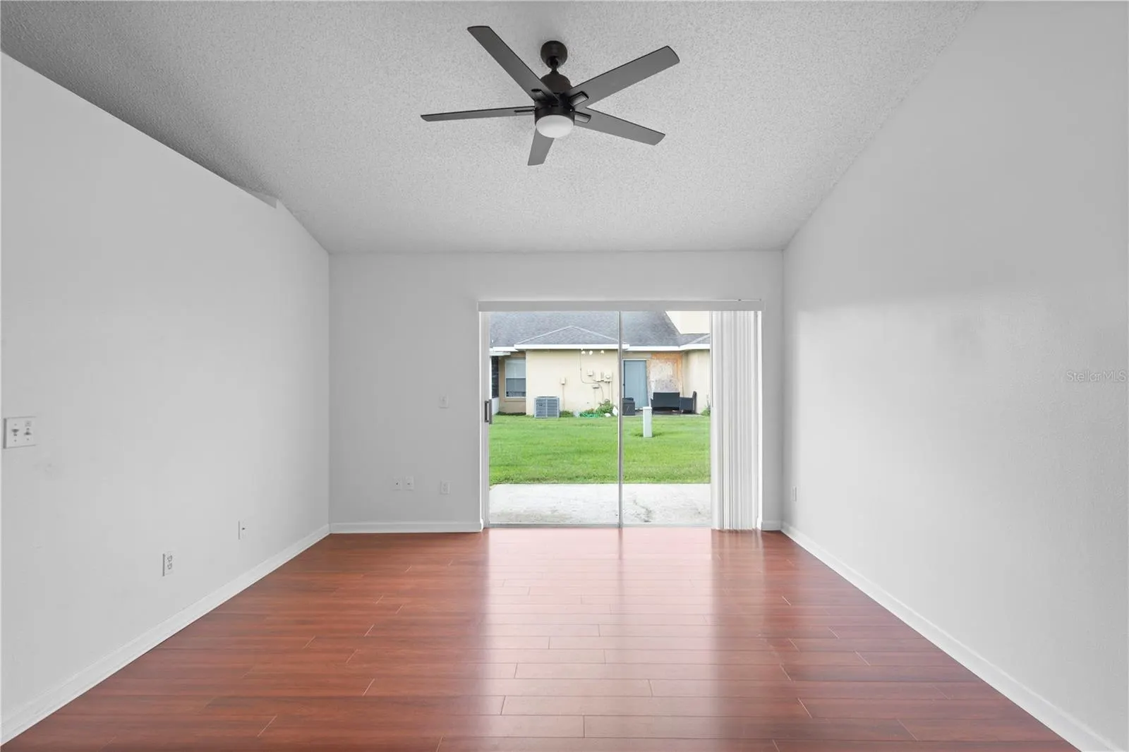 3125 SANDY SHORE LN