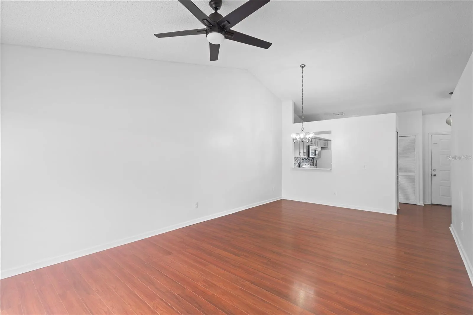 3125 SANDY SHORE LN