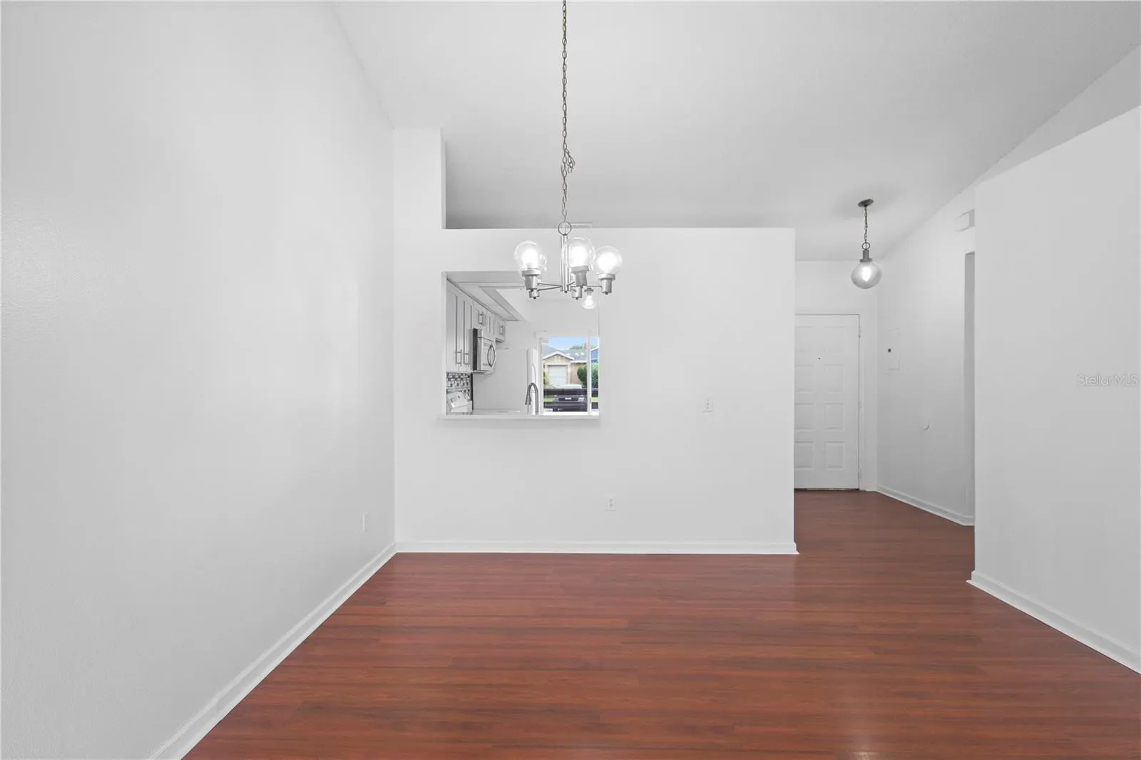 3125 SANDY SHORE LN