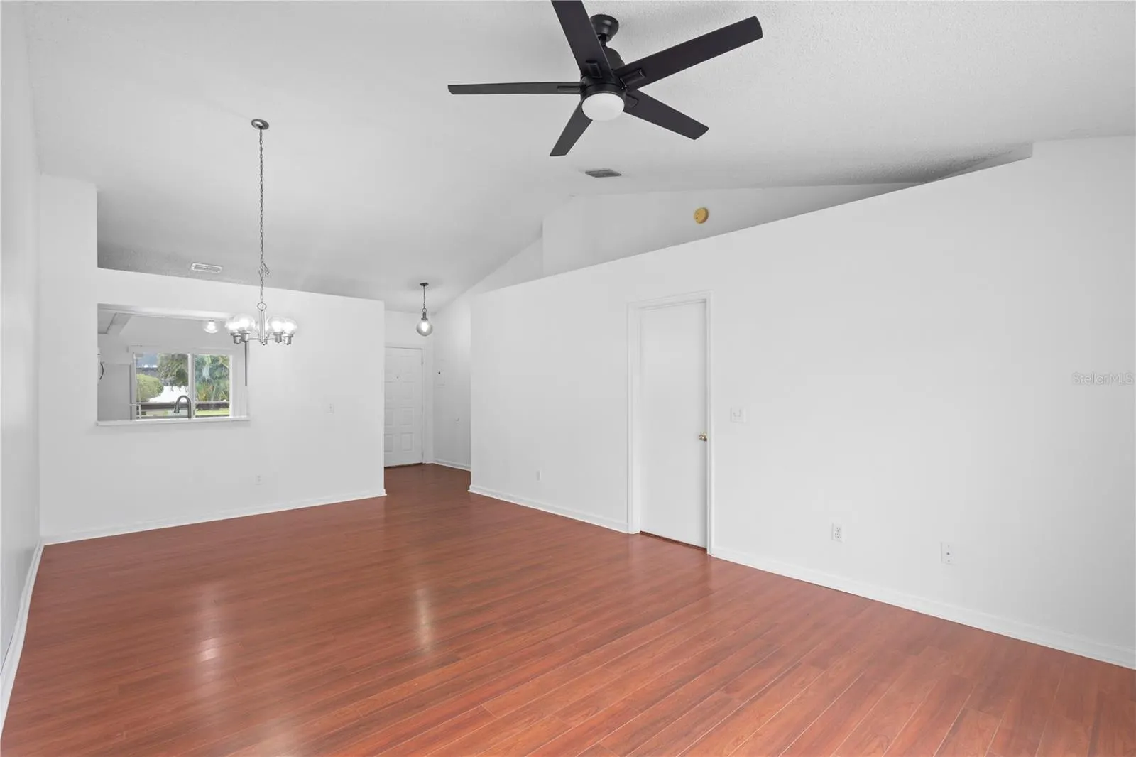 3125 SANDY SHORE LN