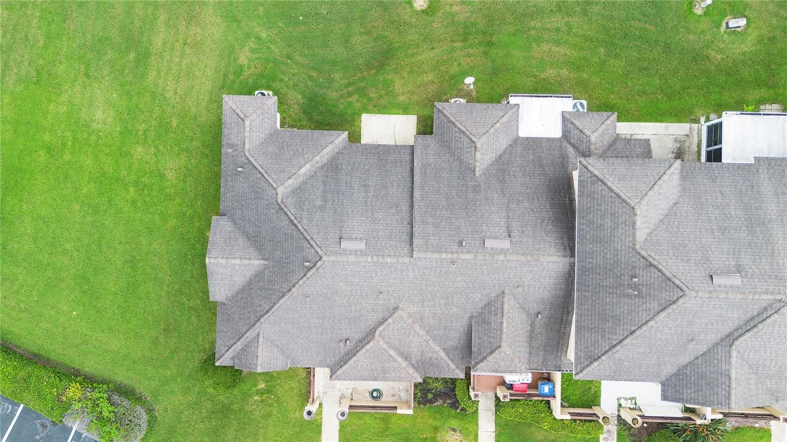 3125 SANDY SHORE LN