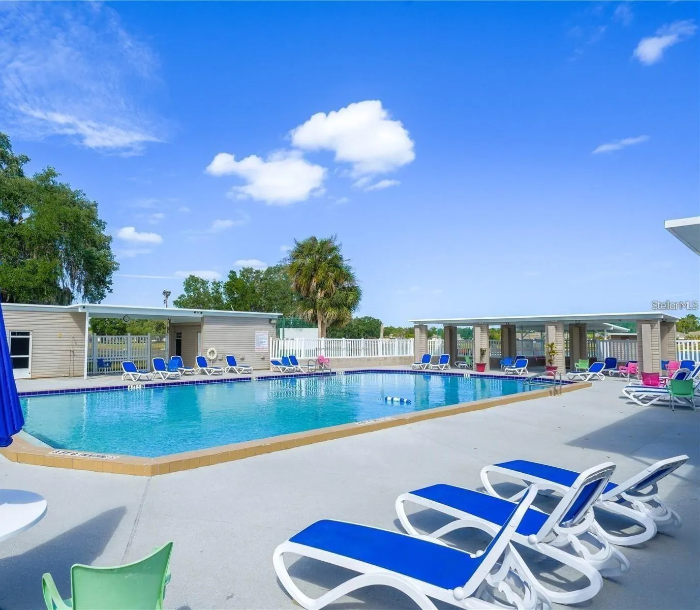 4719 CLUB CIR