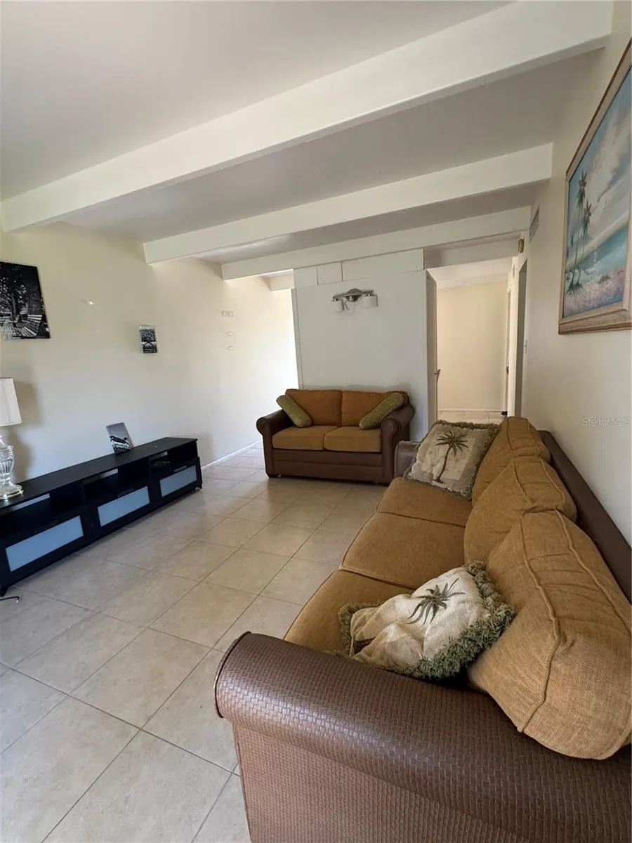 4719 CLUB CIR