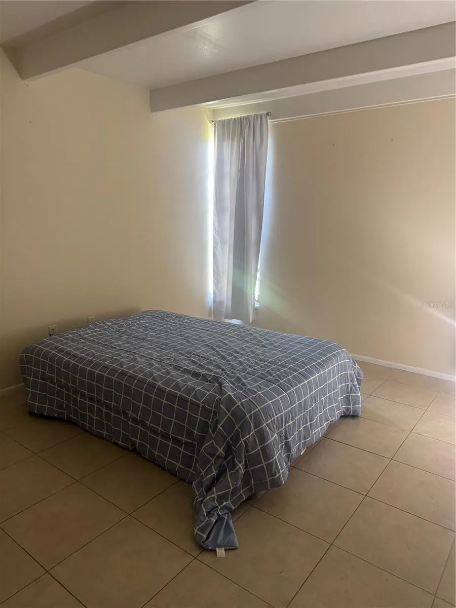 4719 CLUB CIR