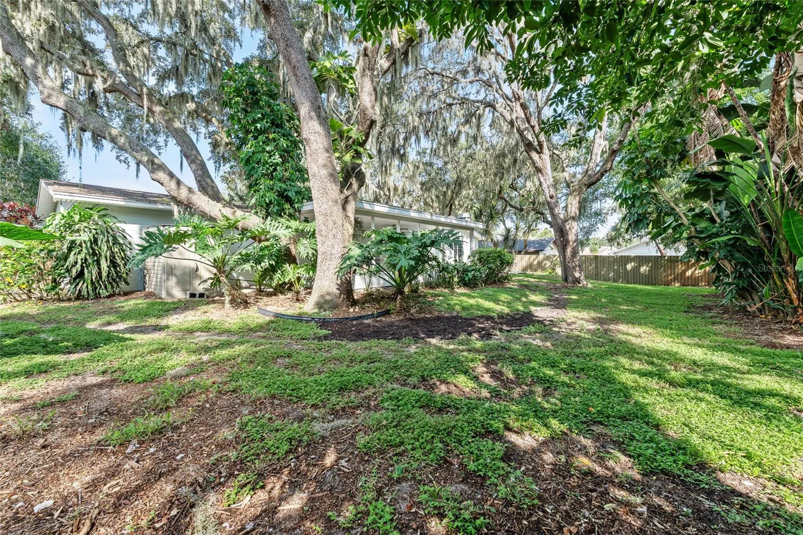 413 PARADISE ISLAND DR