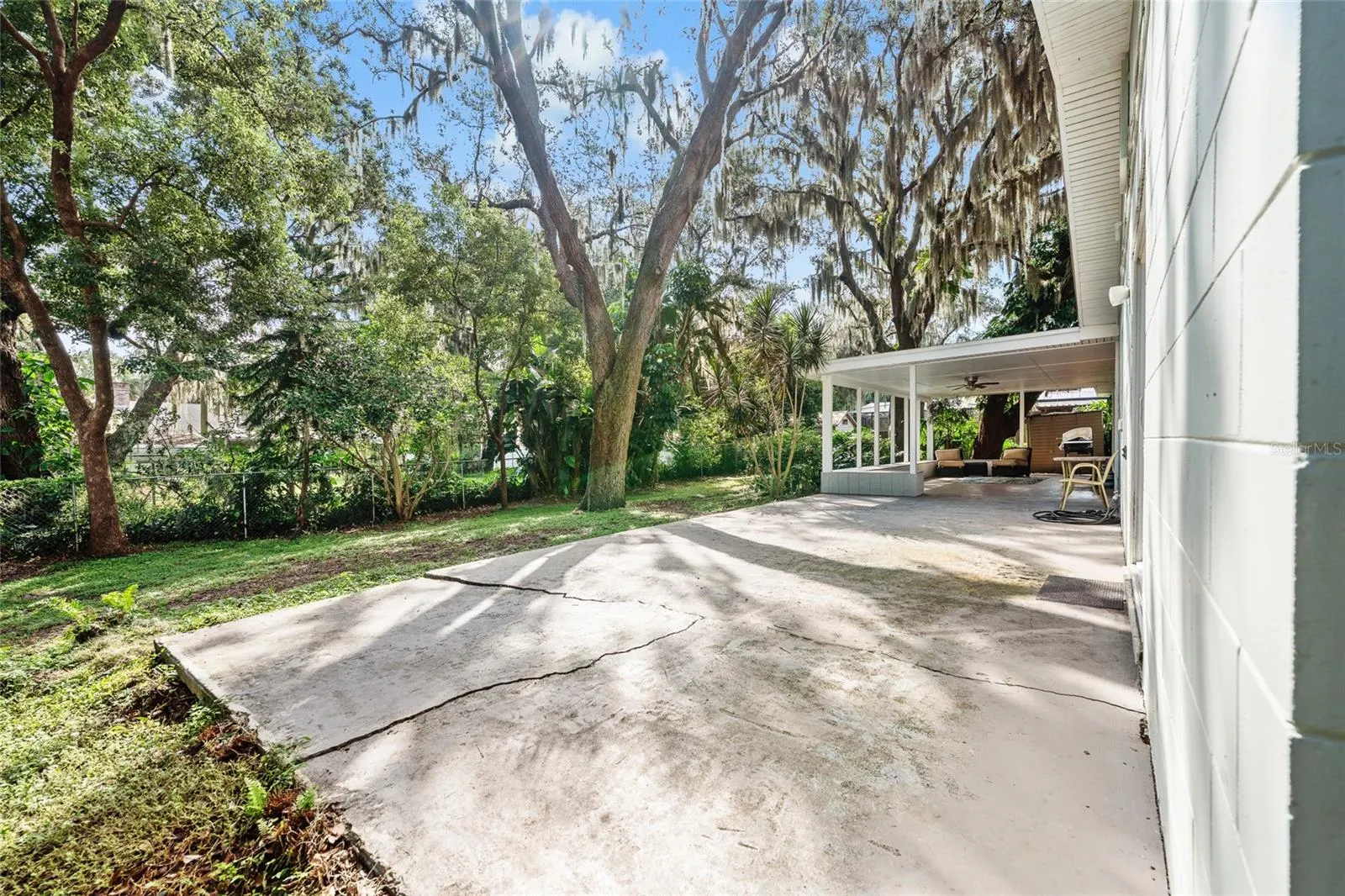413 PARADISE ISLAND DR
