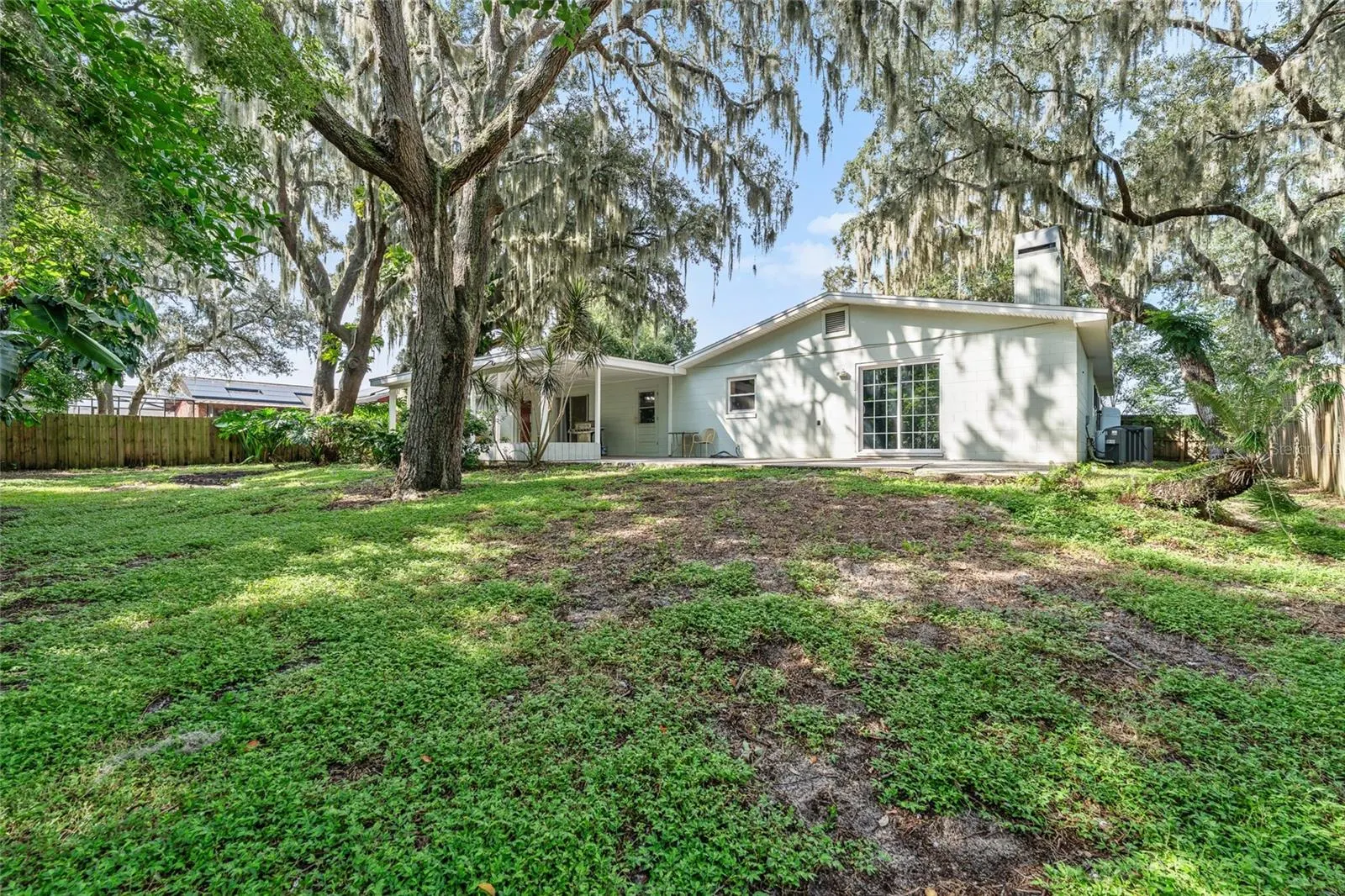 413 PARADISE ISLAND DR