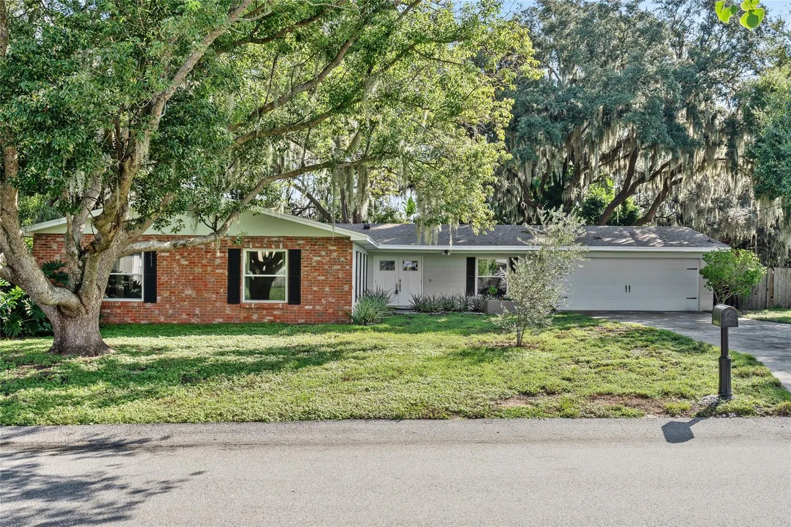 413 PARADISE ISLAND DR